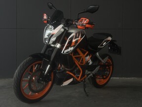 2016 KTM 390 DUKE WHITE thumb 2