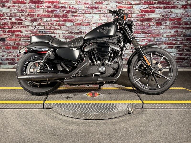 Harley-Davidson® Iron 883™ 2016 XL 883N BLACK DENIM