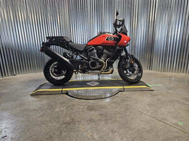 2026 Harley-Davidson® Pan America® 1250 Special Blood Orange Black Cast Wheels