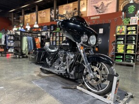 Harley-Davidson® Street Glide® 2018 FLHX BLACK thumb 2