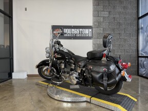 2017 Harley-Davidson® Heritage Softail® Classic FLSTC  thumb 0