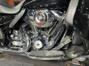 Harley-Davidson® Electra Glide® Ultra Limited 2011 FLHTK BLACK W/PINSTRIPE thumb 0
