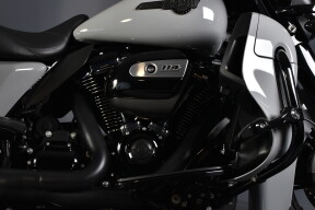 2024 Harley-Davidson® Ultra Limited FLHTK thumb 3