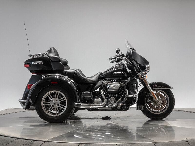 2020 Harley-Davidson FLHTCUTG Tri-Glide in Vivid Black with 16,247 miles