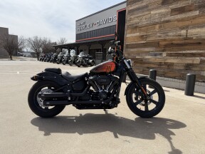 2023 Harley-Davidson® Street Bob® 114 Vivid Black thumb 2