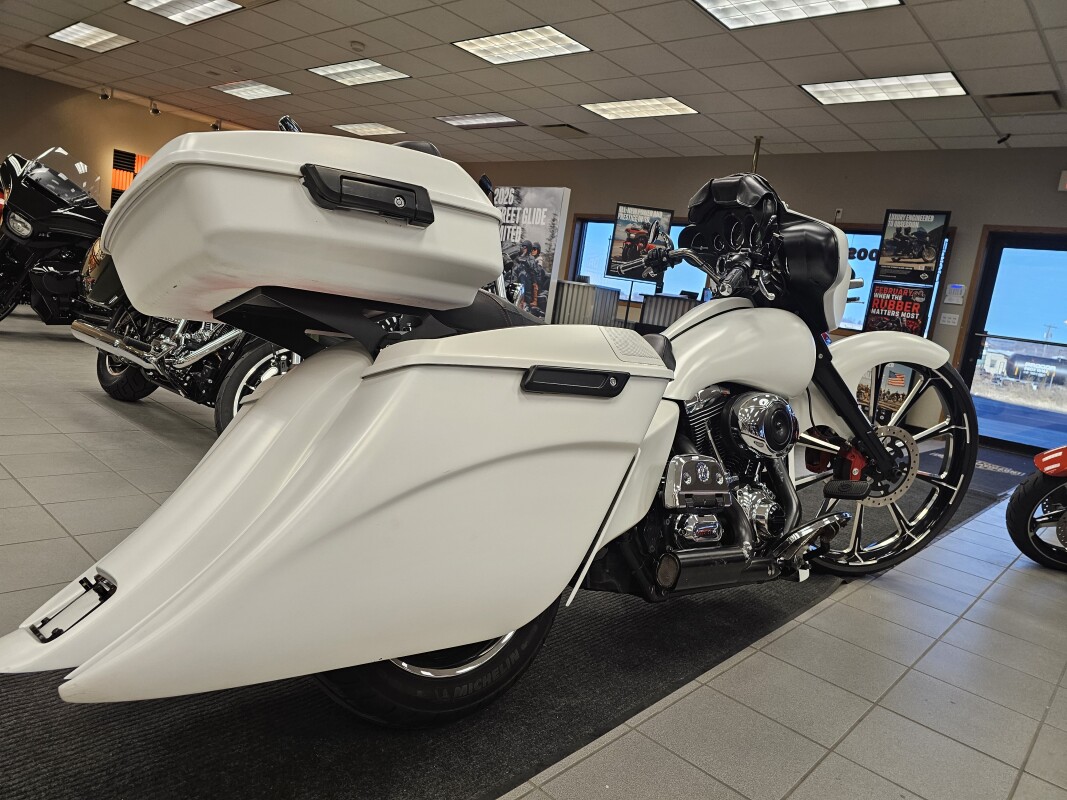 FLHTC 2010 Electra Glide® Classic, photo 8