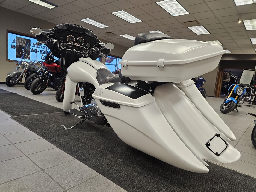 FLHTC 2010 Electra Glide® Classic, photo 6