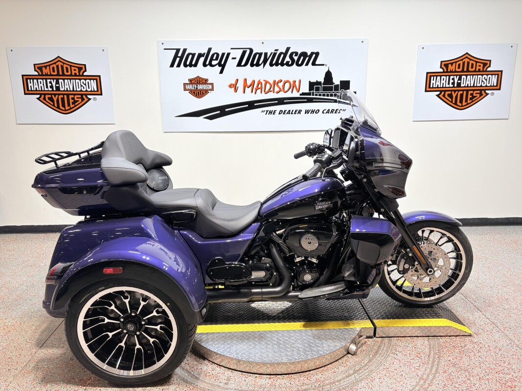 2026 FLHLT Harley-Davidson® Street Glide 3 Limited Purple Abyss / Vivid Black Black Trim