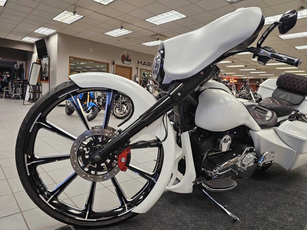 FLHTC 2010 Electra Glide® Classic, photo 16
