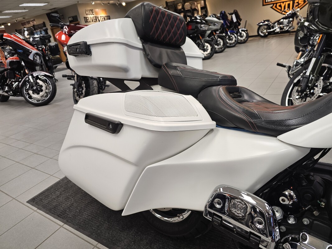 FLHTC 2010 Electra Glide® Classic, photo 10