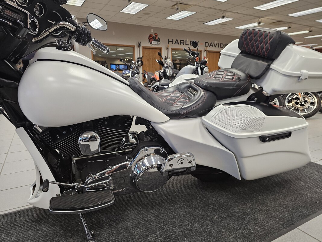 FLHTC 2010 Electra Glide® Classic, photo 17
