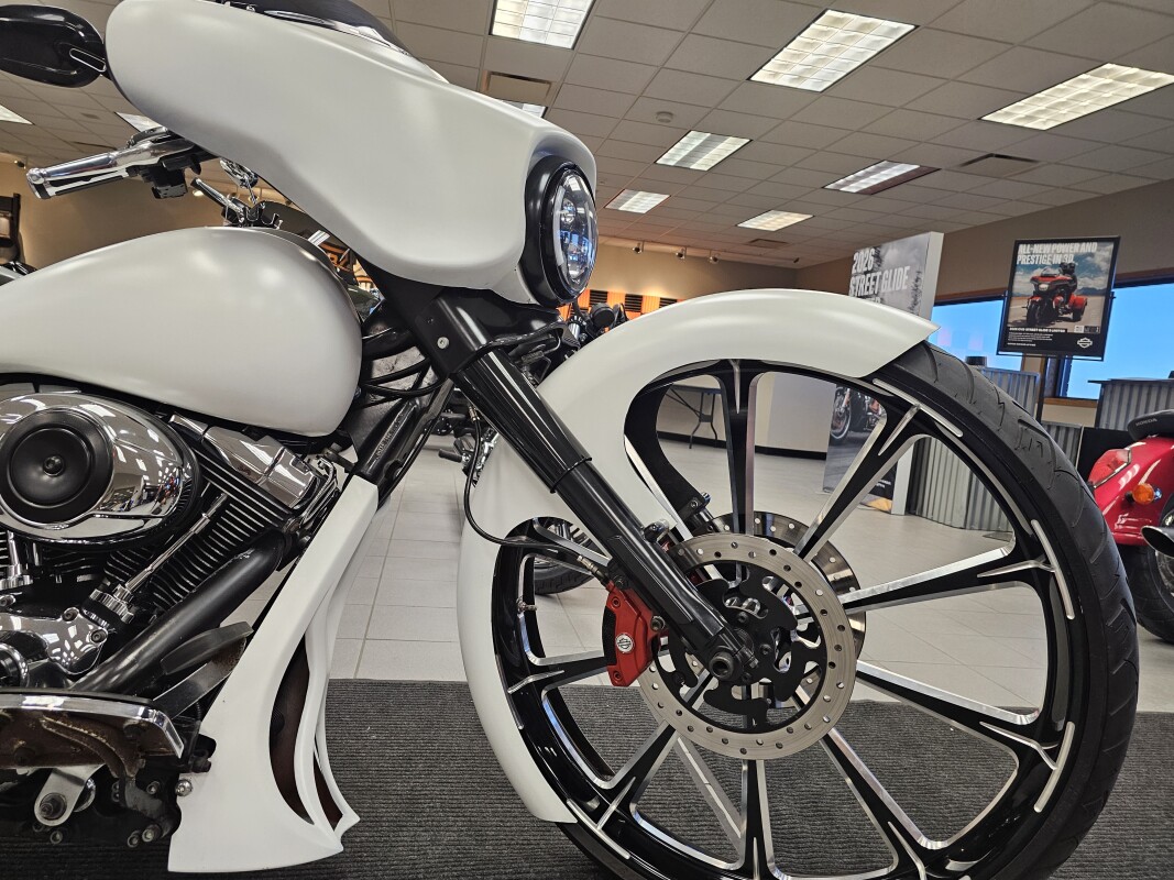 FLHTC 2010 Electra Glide® Classic, photo 14