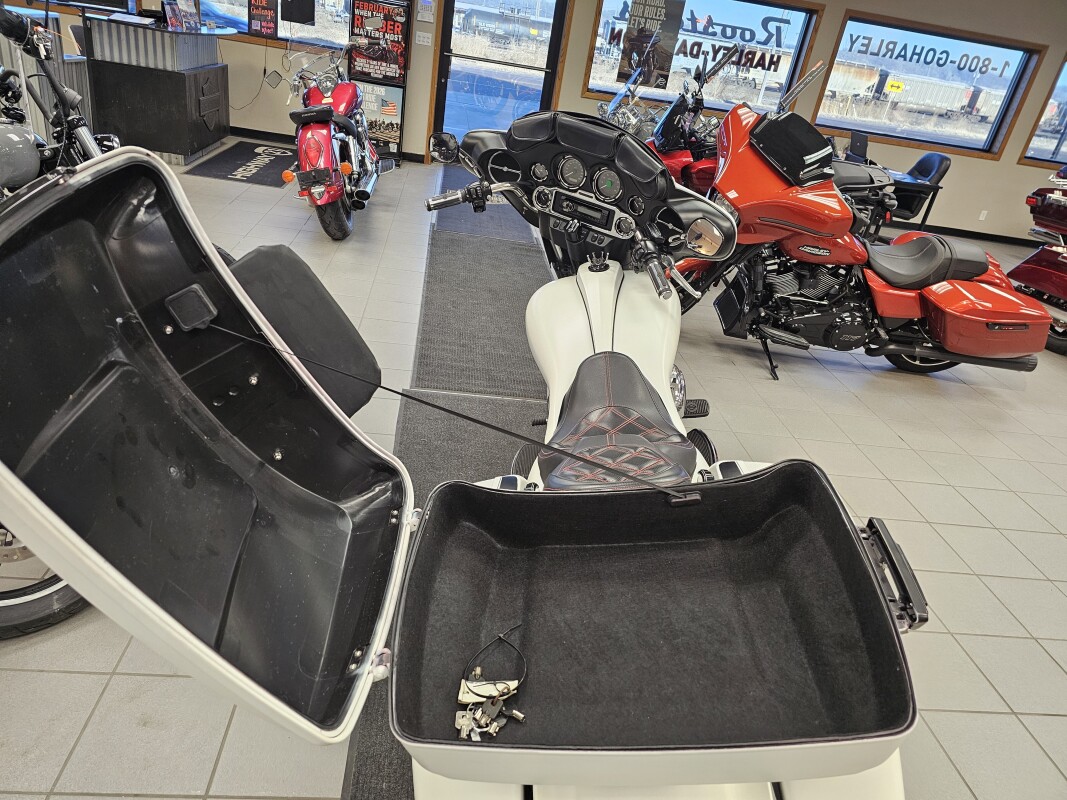 FLHTC 2010 Electra Glide® Classic, photo 9