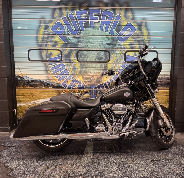 2022 Harley-Davidson® Street Glide® Special Black Denim