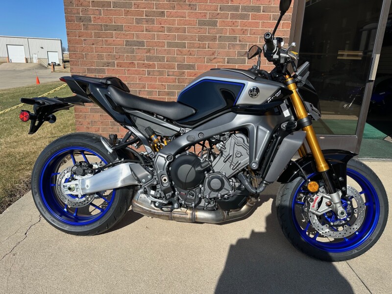 2026 Yamaha MT-09 SP Liquid Metal/Raven