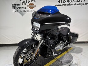 2026 Harley-Davidson® Street Glide® Midnight Ember Chrome Trim thumb 0