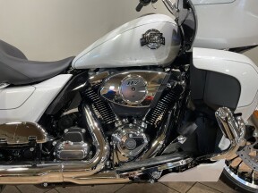 2026 Harley-Davidson® Road Glide Limited White Onyx Pearl Chrome Trim FLTRXL thumb 3