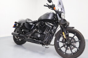 2017 Harley-Davidson® Iron 883™ Charcoal Denim thumb 2