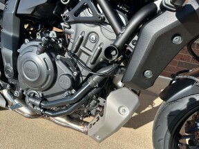 2026 Yamaha MT-07 Matte Charcoal Black thumb 2