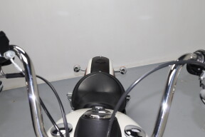 2016 Harley-Davidson® Street Bob® Crushed Ice Pearl thumb 0