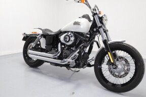 2016 Harley-Davidson® Street Bob® Crushed Ice Pearl thumb 2