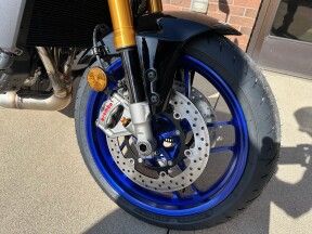 2026 Yamaha MT-09 SP Liquid Metal/Raven thumb 3