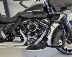 2016 Harley-Davidson® Road Glide® Special thumb 0