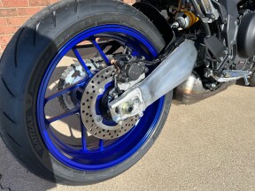 2026 Yamaha MT-09 SP Liquid Metal/Raven thumb 2