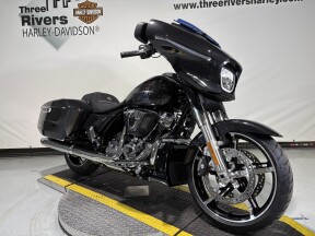 2026 Harley-Davidson® Street Glide® Midnight Ember Chrome Trim thumb 2
