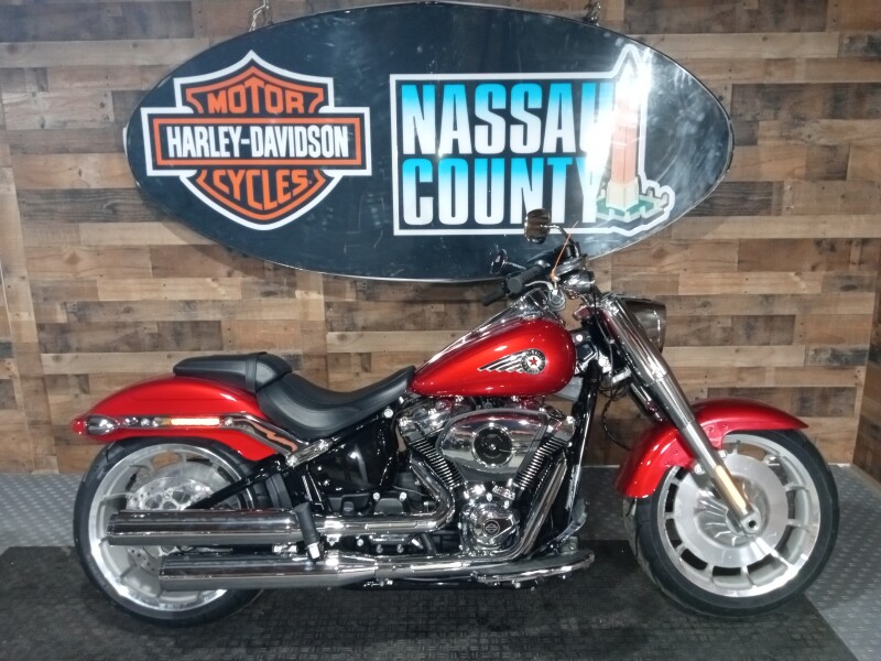 2026 Harley-Davidson® Fat Boy® Brilliant Red Chrome Trim