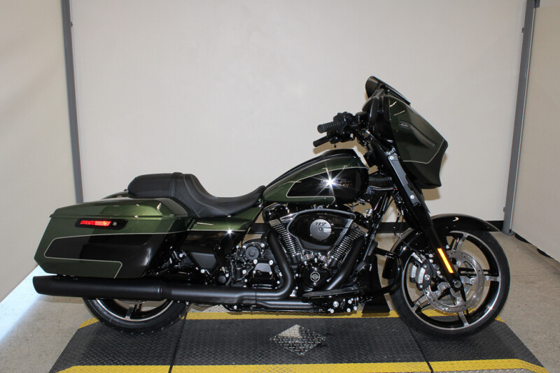 2026 Harley-Davidson Street Glide Grand American Touring FLHX