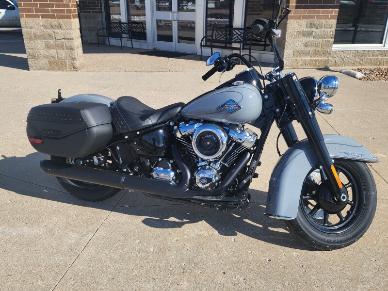 2026 Harley-Davidson® Heritage Classic Dark Billiard Gray Black Cast Wheels