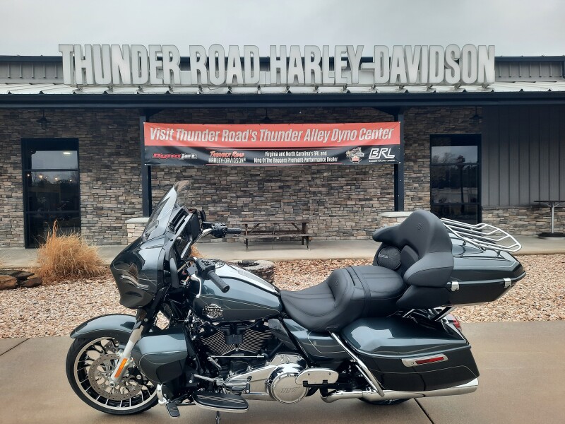 2026 Harley-Davidson® Street Glide Limited Iron Horse Metallic Chrome Trim