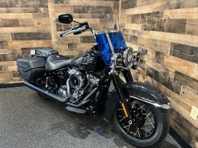 2026 Harley-Davidson® Heritage Classic Midnight Ember w/Laced Wheels FLHC thumb 3