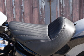 2026 Harley-Davidson® Street Bob® FXBB thumb 2