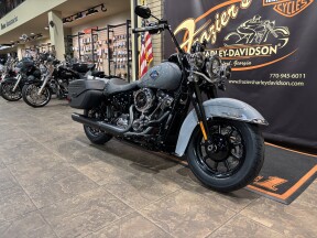 2026 Harley-Davidson® Heritage Classic Dark Billiard Gray Black Solo Cast Wheels thumb 3