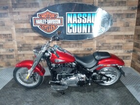 2026 Harley-Davidson® Fat Boy® Brilliant Red Chrome Trim thumb 2