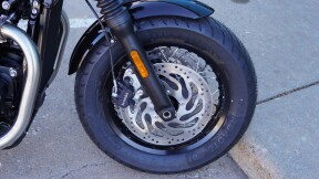2026 Triumph Bonneville Bobber thumb 0