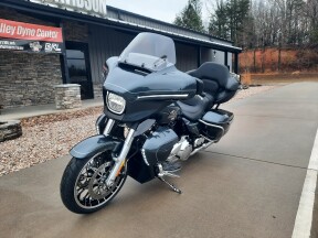 2026 Harley-Davidson® Street Glide Limited Iron Horse Metallic Chrome Trim thumb 2