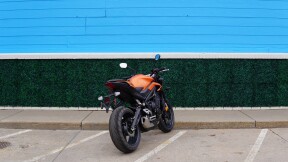 2025 Triumph Street Triple 765 R thumb 1