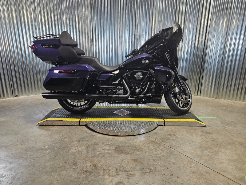 2026 Harley-Davidson® Street Glide Limited Purple Abyss / Vivid Black Chrome Trim