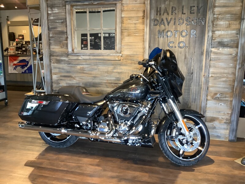 Harley-Davidson® Street Glide® 2026 FLHX T20-26 Midnight Ember Chrome Trim