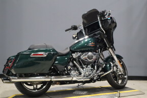 2024 Harley-Davidson® Street Glide® FLHX thumb 2