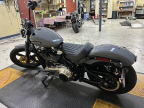 2026 Harley-Davidson® Street Bob® Dark Billiard Gray Chrome Cast Wheels FXBB thumb 1