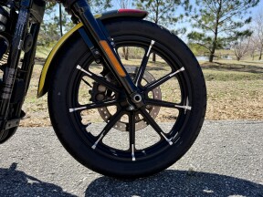 2016 Harley-Davidson® Iron 883™ XL 883N thumb 0