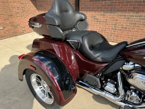 2022 Harley-Davidson Tri Glide Ultra Trike FLHTCUTG thumb 1