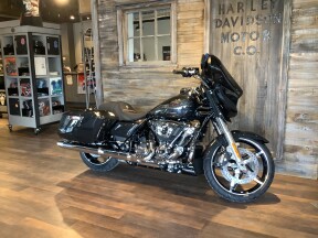 Harley-Davidson® Street Glide® 2026 FLHX T20-26 Midnight Ember Chrome Trim thumb 3