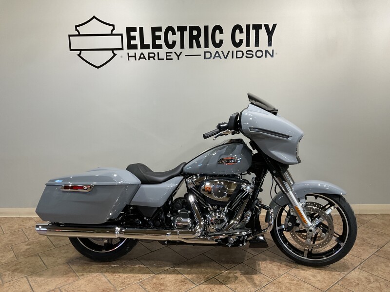 2026 Harley-Davidson® Street Glide® Dark Billiard Gray Chrome Trim FLHX