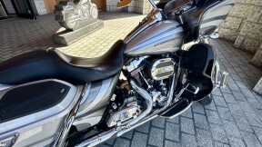 FLTRUSE 2016 CVO™ Road Glide® Ultra thumb 3