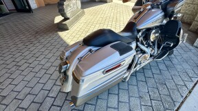 FLTRUSE 2016 CVO™ Road Glide® Ultra thumb 2